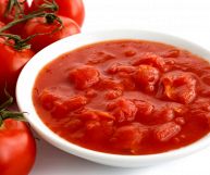La polpa di pomodoro è quel tocco di sapore in più che impreziosisce decine di piatti squisiti, come la pizza: ecco quali sono le sue proprietà nutrizionali