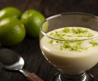È uno dei dessert più dissetanti: il preparato per budino al limone è un dolce di facile preparazione