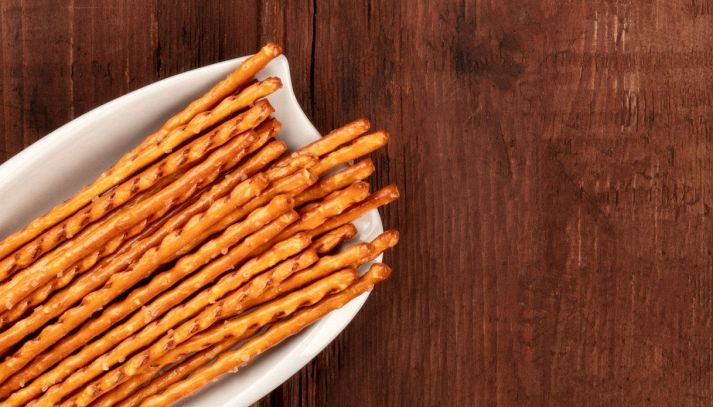 Croccanti e saporiti sono il finger food per eccellenza: i salatini stick sono apprezzati da tutti