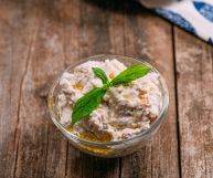 Con il suo sapore arricchisce antipasti, aperitivi e secondi piatti a base di carne. La salsa tarator è un ingrediente speciale