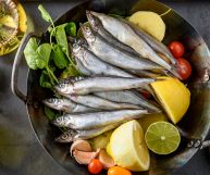 Scopriamo insieme quali sono le caratteristiche e i valori nutrizionali delle sarde, preziose per la cucina e per mantenere il benessere della nostra salute