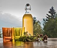 Sciroppo di menta come elisir di freschezza e aromaticità