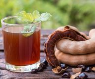 Lo sciroppo di tamarindo, bevanda dissetante e ingrediente di tanti drink, è un concentrato di benessere: ecco quali sono le sue proprietà nutrizionali