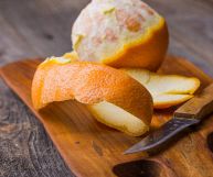 Le scorze d'arancia sono usate in cucina, per la realizzazione dei migliori dolci ma anche di primi piatti: vediamo quali sono le loro caratteristiche