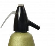 Il seltz è un'acqua molto gassata (ovvero ricca di anidride carbonica), che viene utilizzata principalmente nella preparazione di cocktail