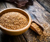 Vediamo insieme quali sono le proprietà, le caratteristiche e i valori nutrizionali dei semi di lino come ingredienti nelle migliori ricette di cucina