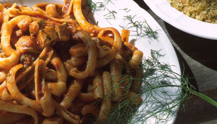 Come si cucinano le spaccatelle, formato di pasta corta e ricurvo di tradizione siciliana