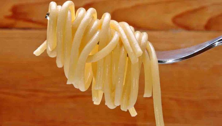 Sapere come usare gli spaghettoni in cucina è utilissimo per dare vita a primi piatti sfiziosi: ecco cosa dobbiamo conoscere su questo formato di pasta