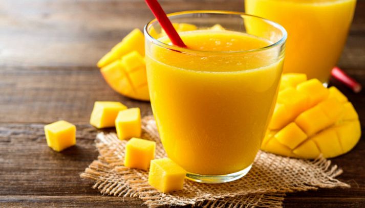 Vediamo insieme quali sono le caratteristiche e i valori nutrizionali del succo di mango e come si usa in cucina e nella composizione dei cocktail
