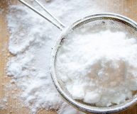 Zucchero a velo, l'ingrediente da utilizzare per guarnire e addolcire torte e pasticcini