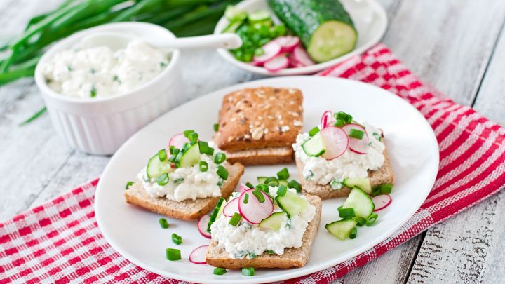 Ricetta tartine zucchine e cetrioli