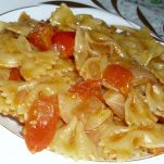 Farfalle con pomodorini e mozzarella di bufala
