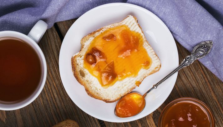 ricetta albicocche al pane tostato