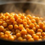 Ceci pronti per essere aggiunti alla pasta.