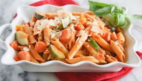 Pasta alla contadina con ceci e ricotta