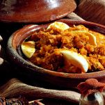 Uova sode con ragù di salsiccia