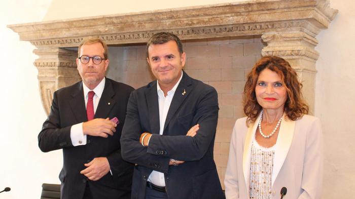 Centinaio inaugura nuova sede Consorzio Valpolicella
