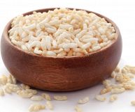 Il riso soffiato, tipico dei Paesi orientali, è ottimo per la prima colazione: ecco come usarlo in cucina e quali sono i suoi valori nutrizionali