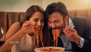 La rivincita della pasta, non fa ingrassare e rende felici