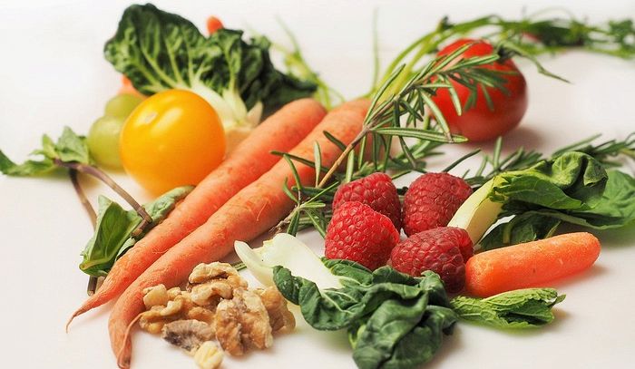 Frutta e verdura consumate crude tengono lontano lo stress