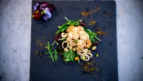 Insalata di mare con verdure in doppia cottura