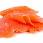 Salmone tagliato a fette