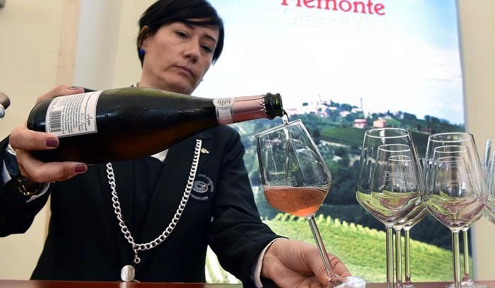 Vino: 'Vendemmia' e 'Portici Divini', kermesse di 10 giorni