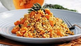 Farro perlato con verdure e speck