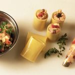 Paccheri ripieni di burrata e alici con salsa alla marinara