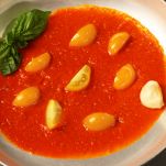 Paccheri ripieni di burrata e alici con salsa alla marinara