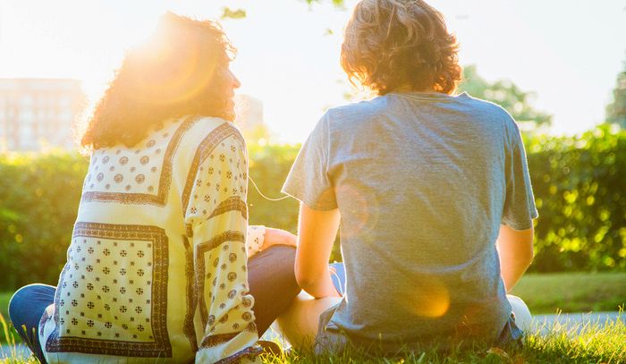 Adolescenti e cibo, saltano la colazione ma si nutrono di snack