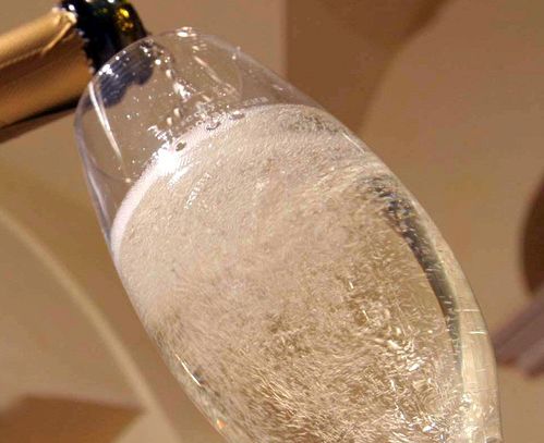 Italia prima in Ue per export vino con bollicine nel 2017