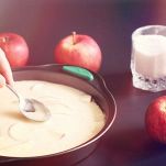 Preparazione torta di mele