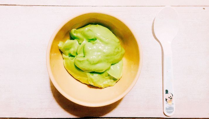 Gelato all'avocado, verde e sano