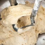 Continuate fino a sviluppare una maglia glutinica ben formata