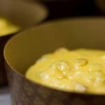 Sistemate l’impasto nei pirottini imburrati e infarinati