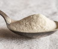 Lo xantano è un additivo alimentare utilizzato come addensante, soprattutto per le farine prive di glutine che così lievitano più facilmente: ecco come usarlo