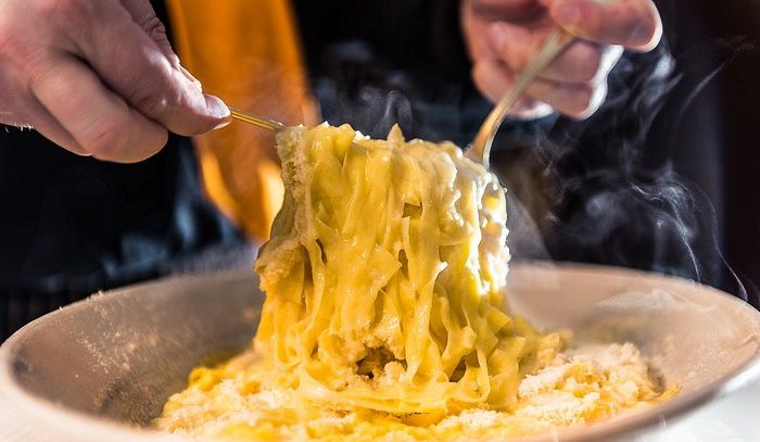 Alfredo alla Scrofa e Parmigiano, charity e lotta agropirateria