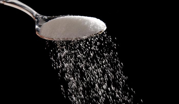 I dolcificanti hanno effetti minimi e incerti sul peso