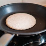 Cottura dei dorayaki in padella