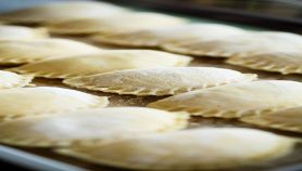 Ravioli dolci di ricotta fritti