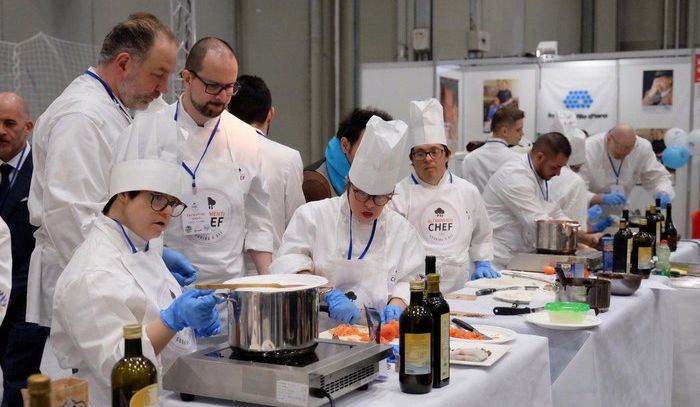 Sfida culinaria fra giovani con sindrome di Down e autismo