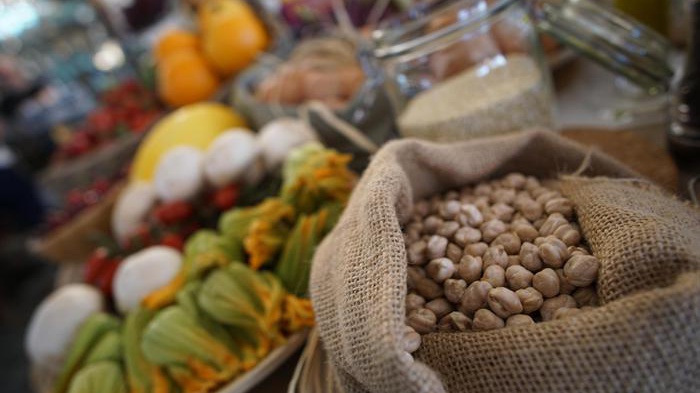 La dieta mediterranea è 'il bastone' contro cadute anziani