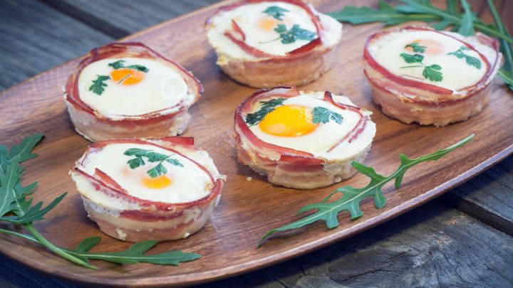 Cestini di uova e bacon