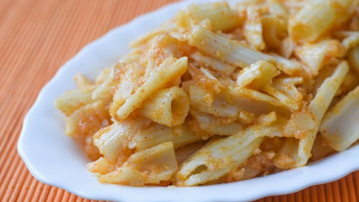 La vera pasta e patate alla napoletana, cremosa e filante