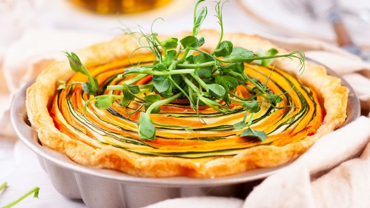Ricetta torta salata a spirale con ricotta, melanzane, zucchine e carote