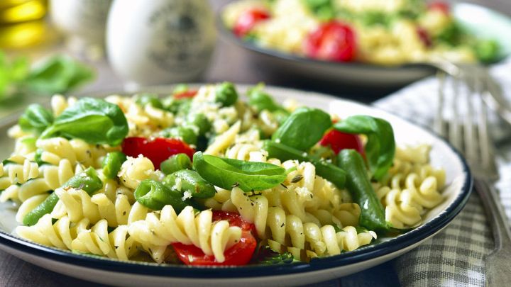 Pasta fredda con asparagi