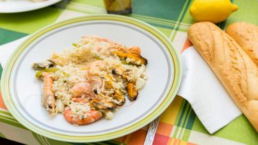 Un classico estivo che cambia volto... grazie ai frutti di mare