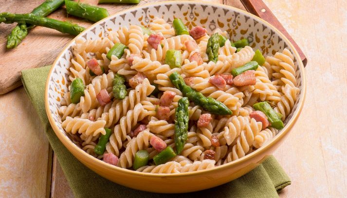 Pasta asparagi e pancetta