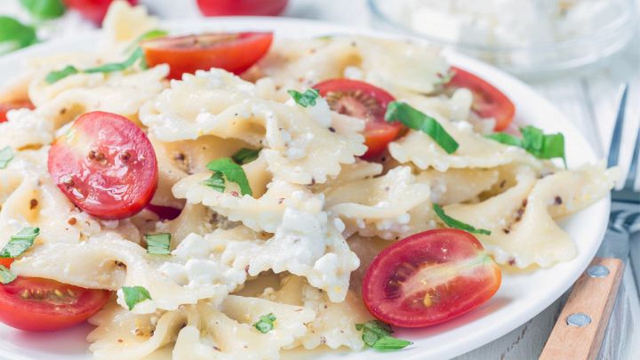 Pasta fredda alla greca ricetta